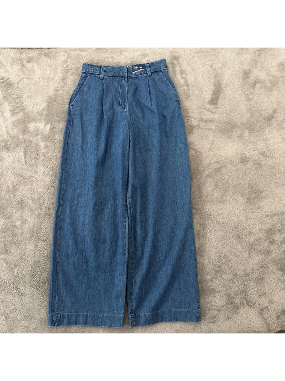 NWT Old Navy Pleated Trouser Jeans Women's size 2 Wide Leg 100% Cotton